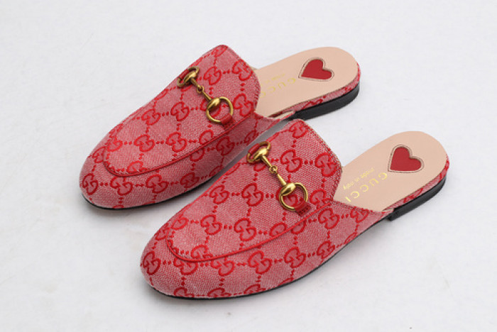 guc loafer