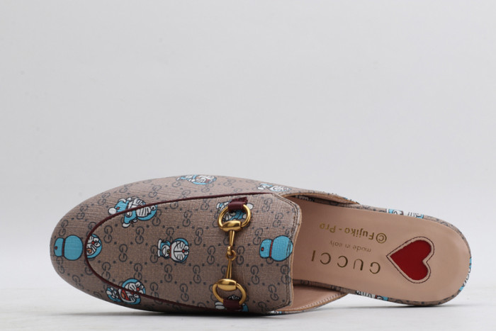 guc loafer