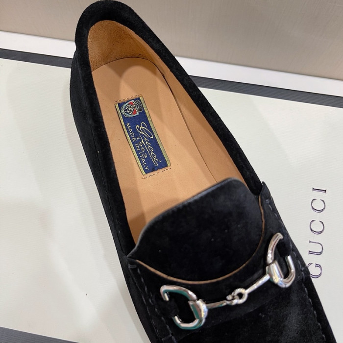 guc loafer