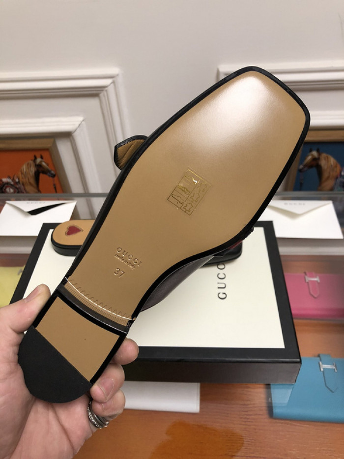 guc loafer