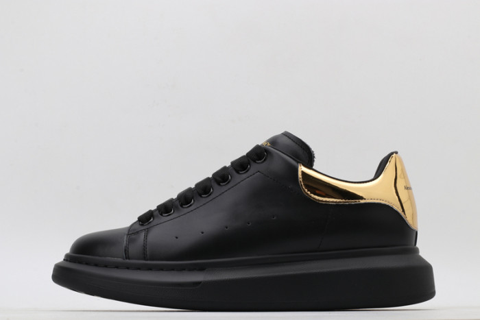alex mcqu sneakers