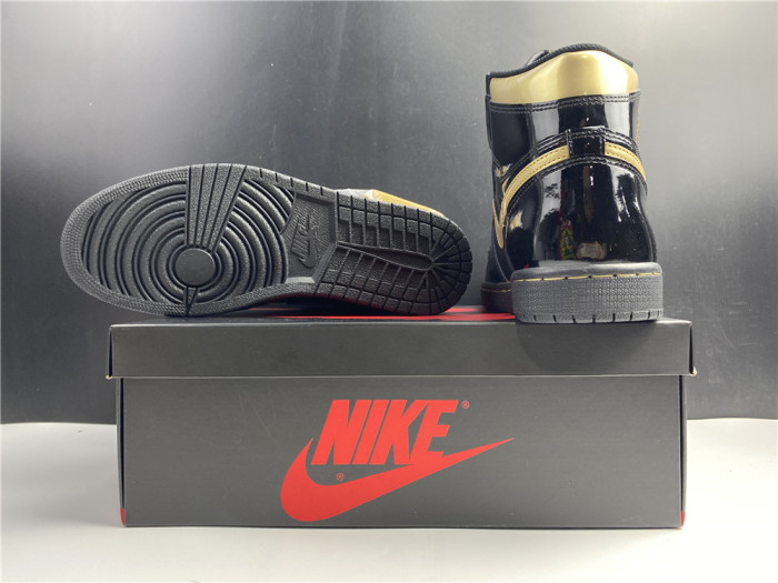 jordan 1 retro high black metallic gold (2020) 555088-032