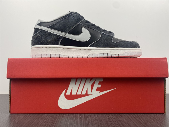 nike dunk low “zebra” dh7913-001