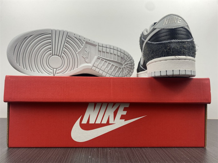 nike dunk low “zebra” dh7913-001