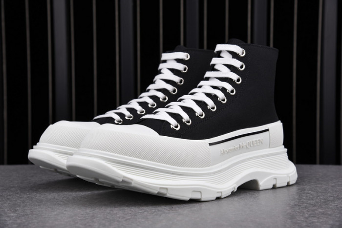 alex mcqu sneakers
