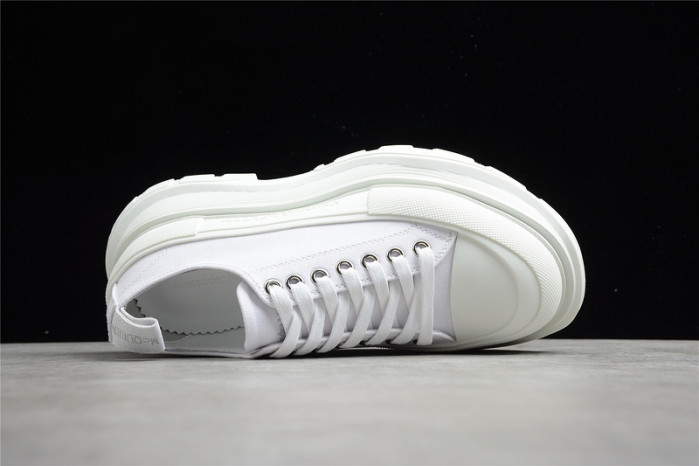 alex mcqu sneakers