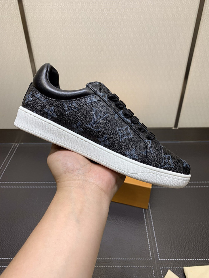 lovt sneaker