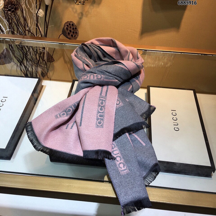 g*u*i scarf