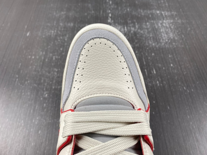 2023 l**is V*t*n lv trainer 25289