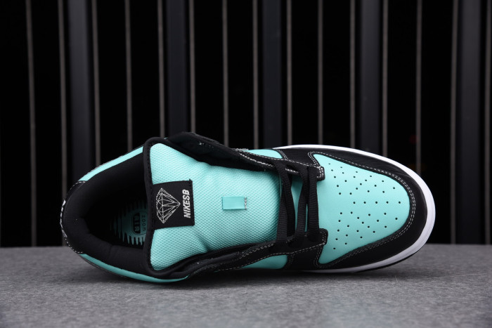 diamond S*pply co. x dunk low pro sb 