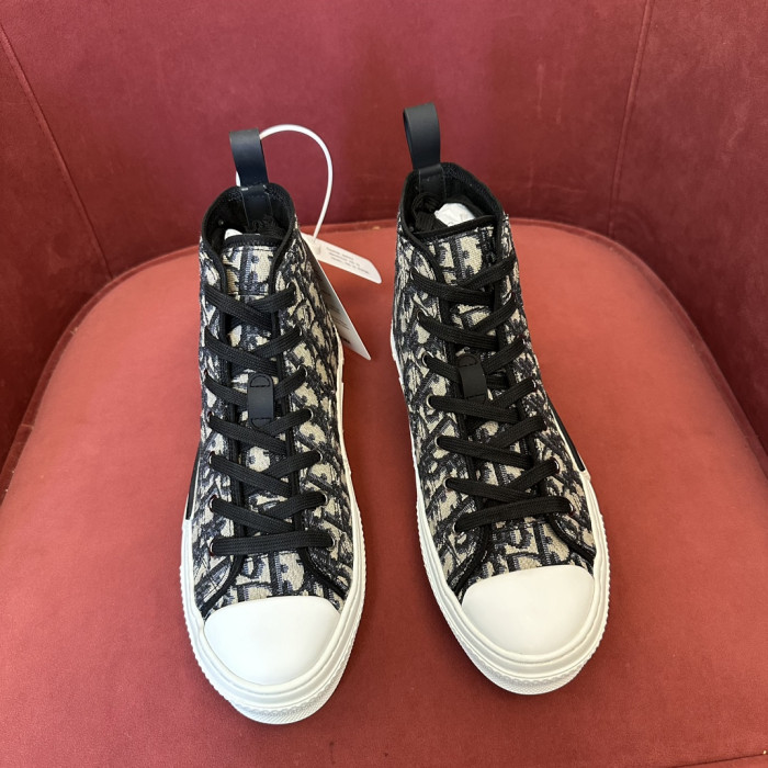 DR B23 HOMME KAWS D06