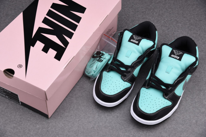 diamond S*pply co. x dunk low pro sb 